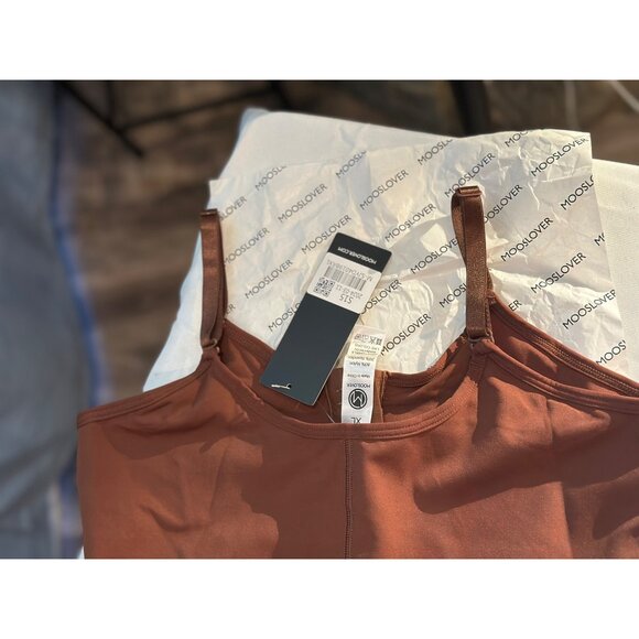 Shapewear Bodysuit || Cami || Tummy Control || Sculpting - Picture 3 of 10